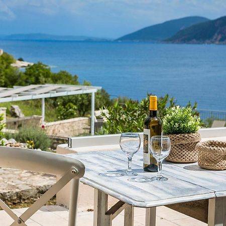 Martini Waterfront Suites Фіскардо Екстер'єр фото