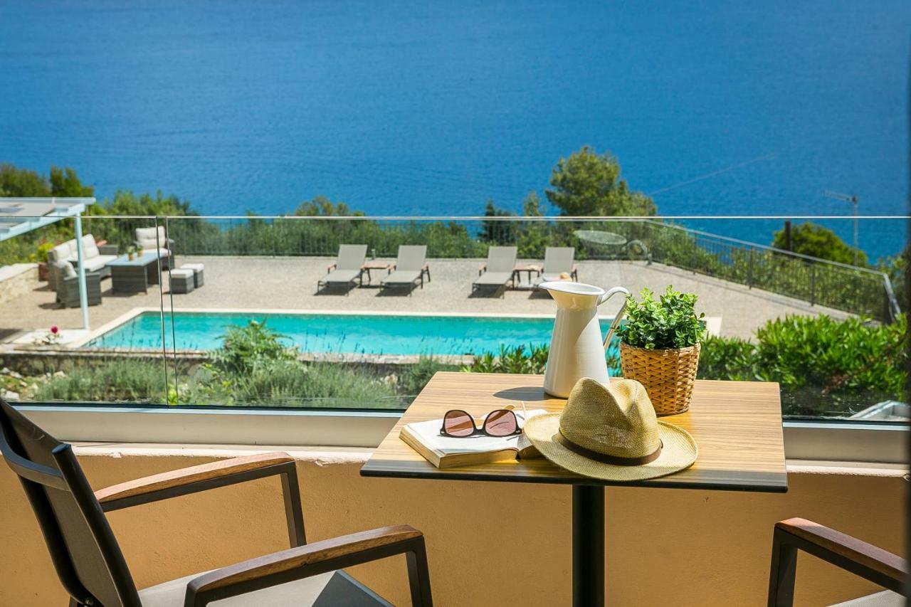 Martini Waterfront Suites Фіскардо Екстер'єр фото