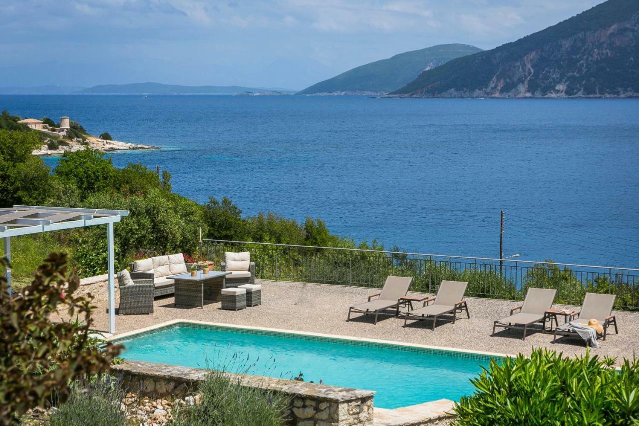 Martini Waterfront Suites Фіскардо Екстер'єр фото