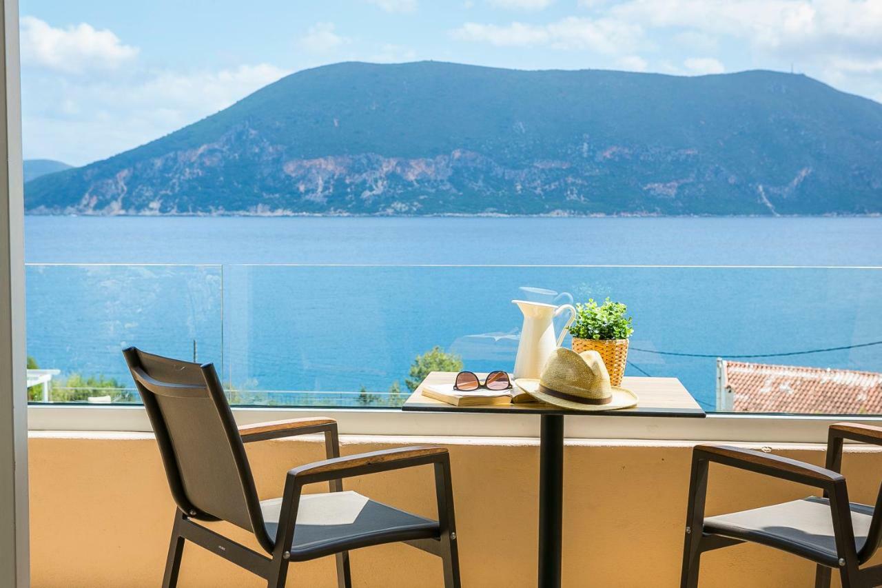 Martini Waterfront Suites Фіскардо Екстер'єр фото