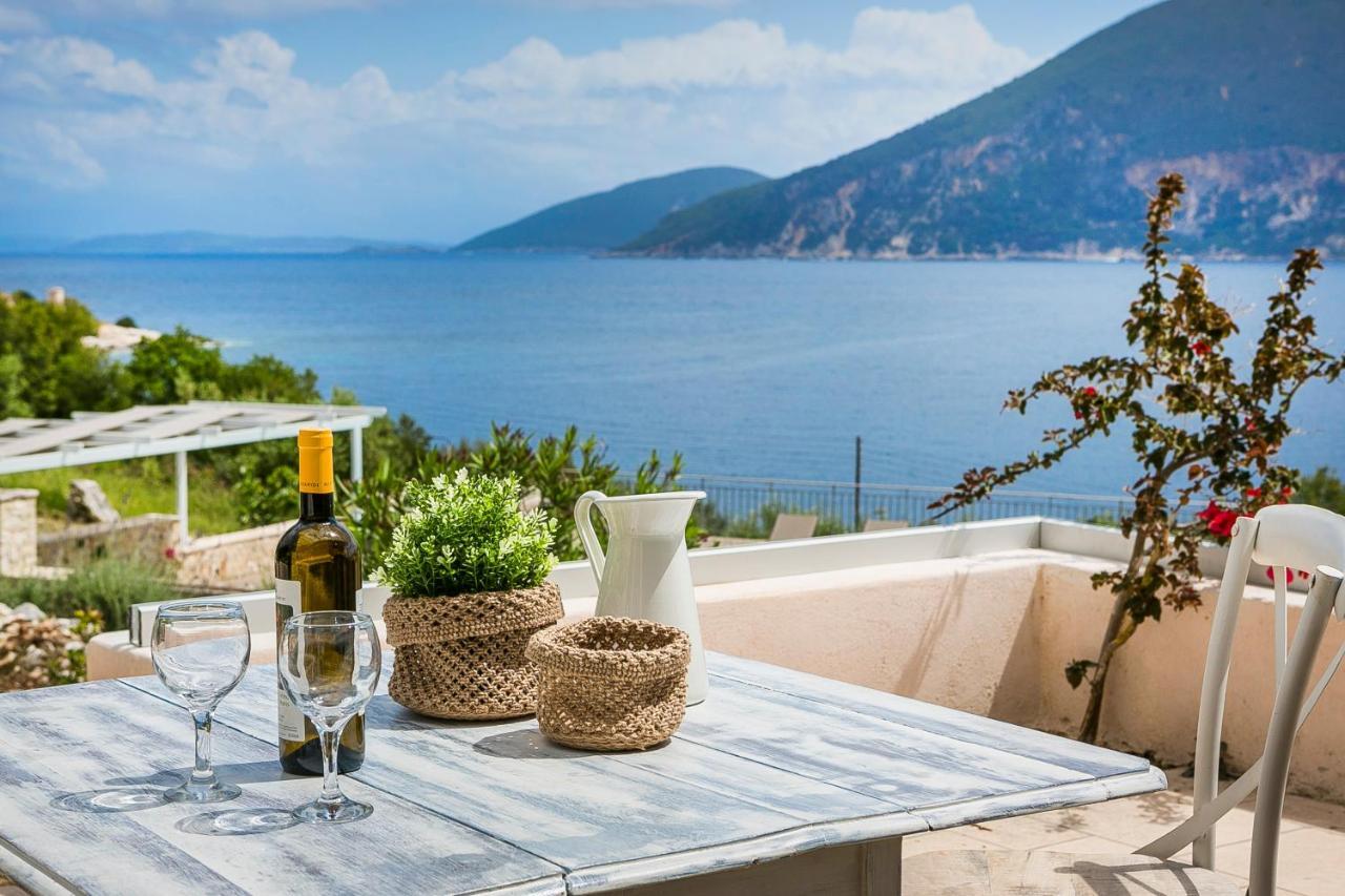 Martini Waterfront Suites Фіскардо Екстер'єр фото