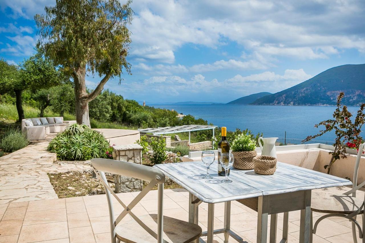 Martini Waterfront Suites Фіскардо Екстер'єр фото